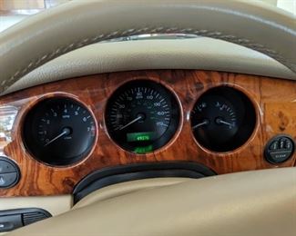  Jaguar XJ8