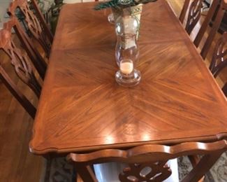 Dining Table (w/leaves) and 6 Chairs