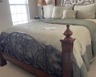 Queen Bed Set Has matching night stands and a matching dresser. 