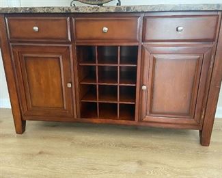 Wine/Bar Hutch in like new condition