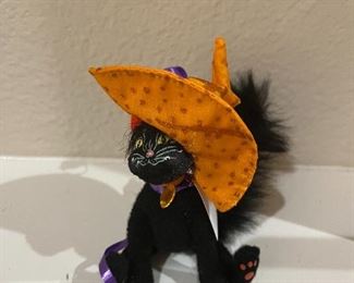 Analee Spooky Dot Witch