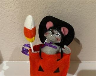 Annalee Candy Corn Treat Mouse in Pumpkin Bag