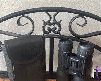 Center point binoculars 8 x 42 w/case