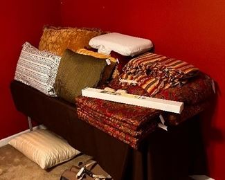 linens, pillows, etc., pillows, shams, bedspread, curtains, dust ruffle, satchel, curtain rod