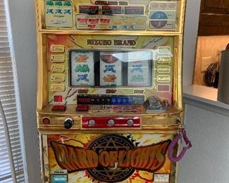 slot machine, works, tokens and keys