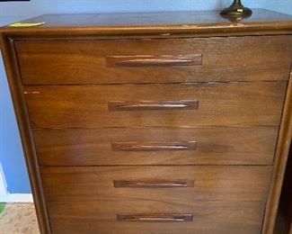 Broyhill  "Emphasis"  mid century 5 drawer chest