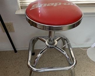snap on stool