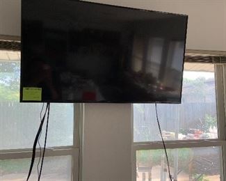 insignia flat screen tv