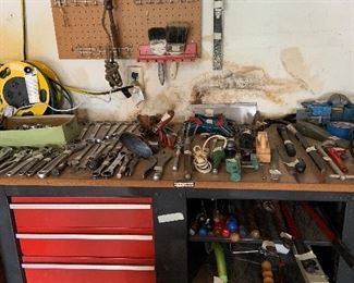 Craftsman tool bench
