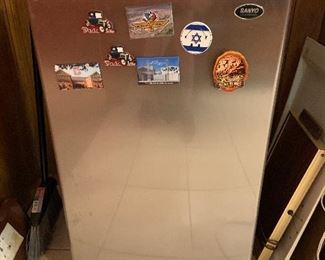 Sanyo mini fridge