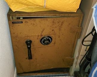 VIntage Montgomery Ward safe - with combo