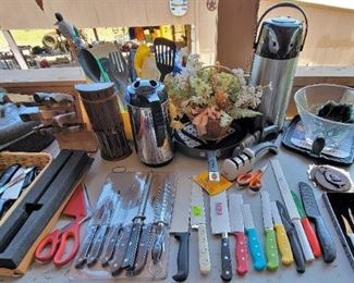 Knives and kitchen items