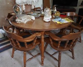 Dining table and chairs with 2 leaves
