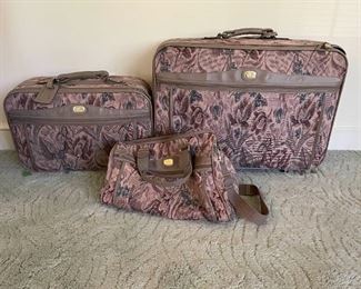 06 Jordache Luggage