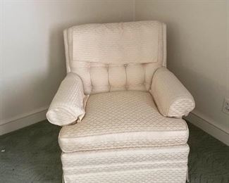 Vintage Comfortable White Chair