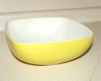 Vintage Pyrex Bowl