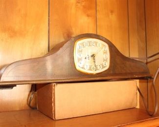 Antique Mantle Clock