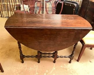 Antique Double drop leaf Gateleg table with 2 leaves