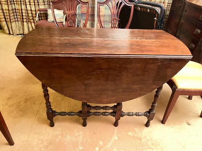 Antique Double drop leaf Gateleg table with 2 leaves