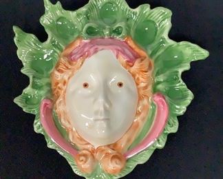 Mottaheded Winterthur Wall Pocket