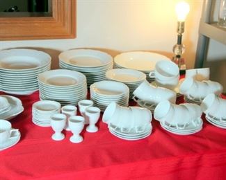 139 pcs. Rosenthal Classic Rose China