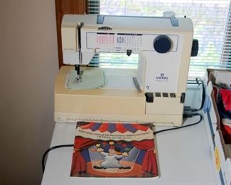 Vintage Viking Husqvarna 150 Sewing Machine