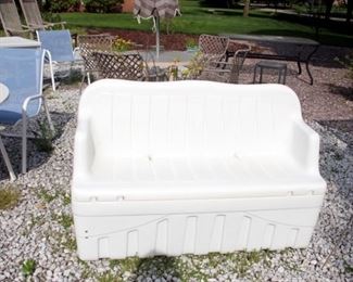  Bench / Outdoor Storage Bin