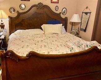 Gorgeous King size bed