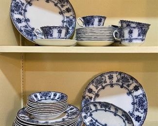 Furnivals England ”Cluny” Dishes Set