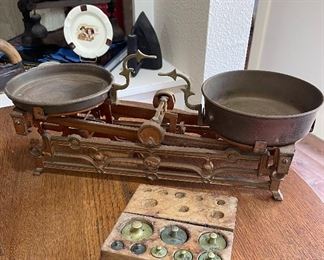 Antique Schulz Kara Wien Austria Balance Scale 3kg Cast Iron and Brass