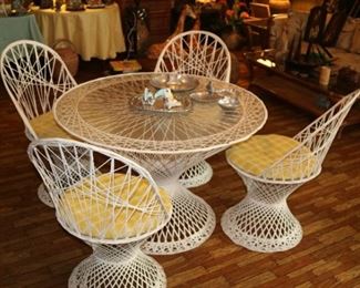 Russell Woodard style Table & Chairs