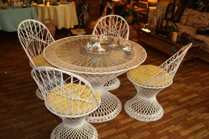 Russell Woodard style Table & Chairs