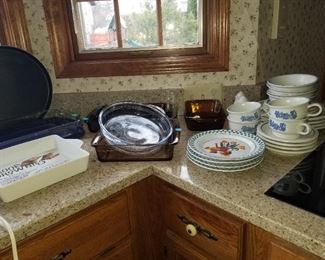 Dishes, bakeware