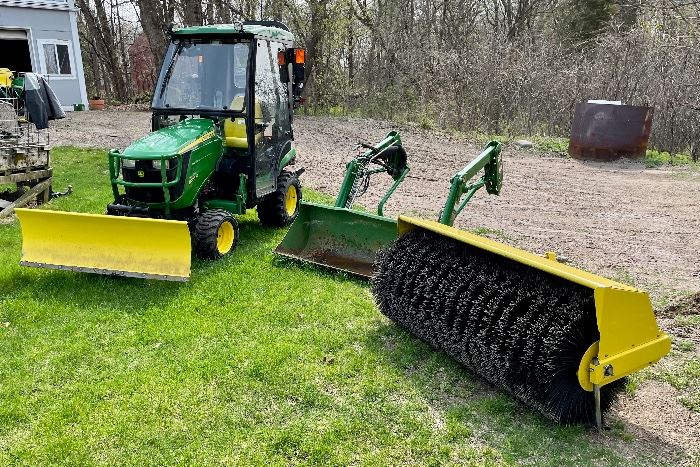 JOHN DEERE “COMPACT TRACTOR (1025R) LOT- 304.3 hours 


1025R DIESEL TRACTOR
COZY CAB
CAB HEATER
BACK-UP CAMERA
LOADER
SNOW BLOWER WITH HYDRAULIC CHUTE ROTATION
POWER BROOM (Heavy Duty Broom 60) (USED ON 1 JOB APPROX 8 HOURS)
BLADE WITH HYDRALIC ANGLE (USED 1 WINTER) 
