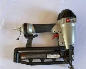 Porter Cable Fastner Angle Air Gun Model Number FN250C in used condition and believed to be working well.