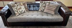 Amazing Stickley "Chicago" Sofa. This is a gorgeous piece! It measures 98x45x28 inches