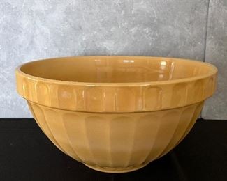 Large Pottery Barn Mixing Bowl measuring 7” h x 12” w 