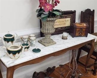 Sofa table, decor and chandeliers