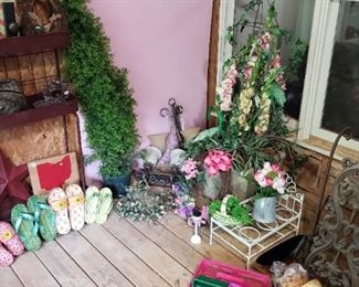 Outdoor decor and silk plants