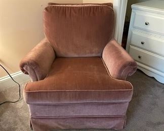 $35 - Broyhill Furniture Plush Velvet Sienna Chair                                                 
32" x 36" x 30.5"H