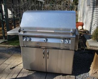 Alfresco Lx2 natural gas BBQ grill 