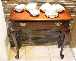 Bombay console 