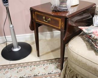 Thomasville pembroke table