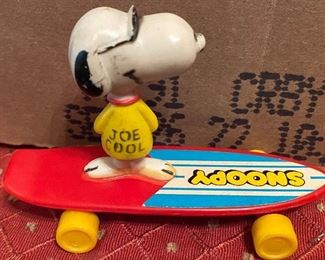 Small Joe Cool Snoopy Skateboard
