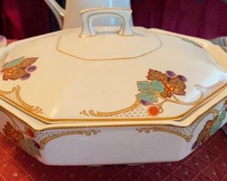 Woods Ivory Ware Covered Dish