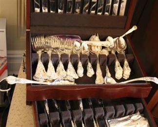 Roberts & Belk English silver plate flatware set