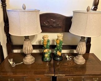 Full bed with 4-posters; pair of  lamps and candlesticks