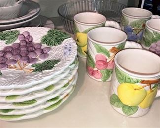 Set of 6 snack plates and mugs