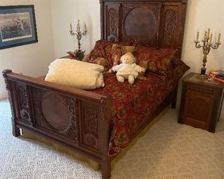 Outstanding walnut Victorian 5 piece bedroom suite