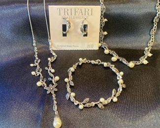 K024 Trifari Pearl Essence Costume Jewelry